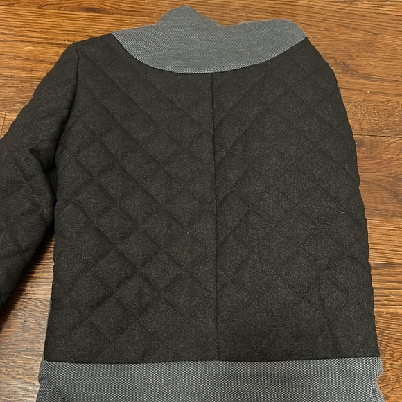 Boys sports jacket size 7 - worn once - Picture 4 of 4